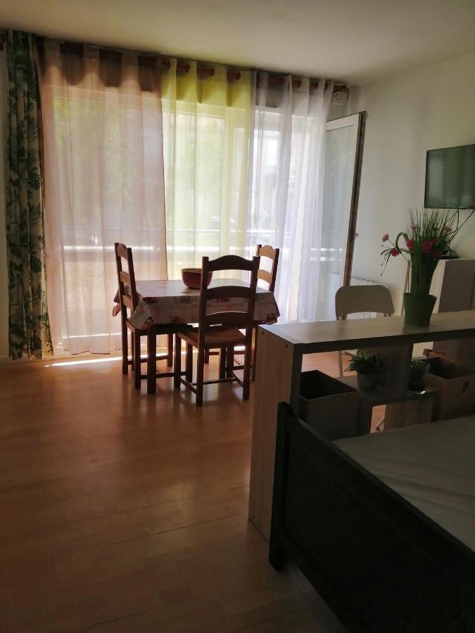 Kievaille Apartment Plaisir Luaran gambar