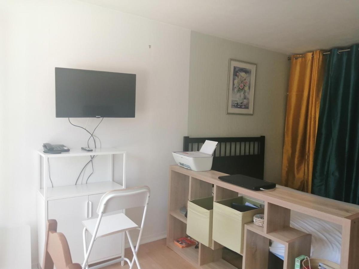 Kievaille Apartment Plaisir Luaran gambar
